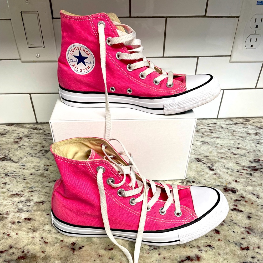 Converse Chuck Taylor Pink High Top Sneakers M 6 / W 8